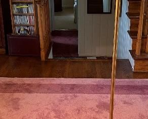 Adjustable floor lamp