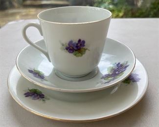 Shelley 3 pc tea cup & saucers