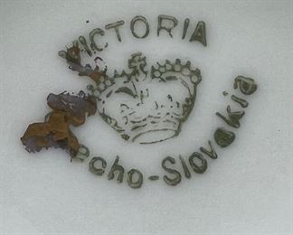 Victoria tea cup & saucer