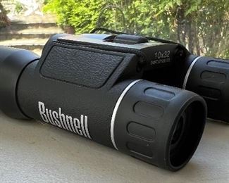 Bushnell 10x32 / 240ft at 1000 yards binoculars