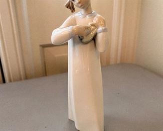 Lladro girl in nightgown