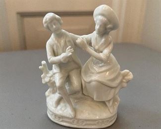 Capodimonte Couple figurine