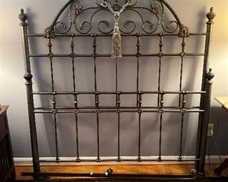 Antique Brass Queen Bed (No Mattress or Box Spring)

