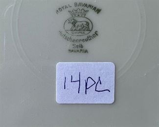 Royal Bavarian Hutschenreuther Green floral motif plates (14pc)