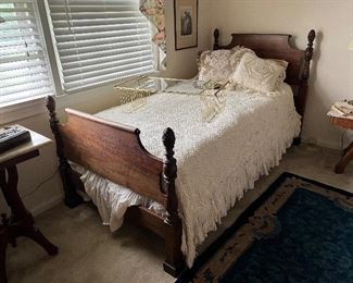 2 Antique Twin Pineapple Beds