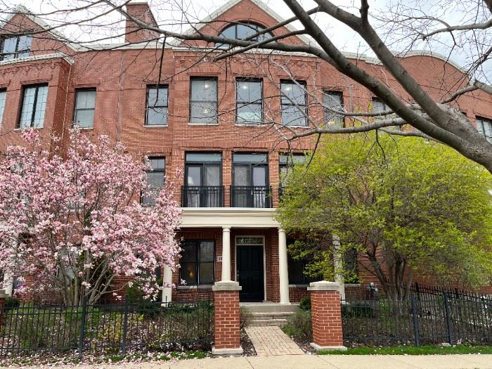 Lovely Glenview Estate Sale starts on 5/6/2022