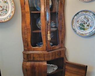 Vintage Italian Corner Curio