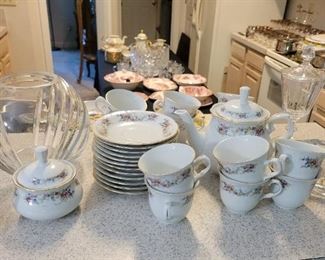 Thun Czech Porcelain Tea Set 