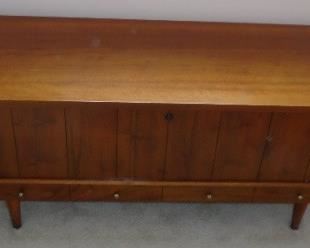 CEDAR CHEST
