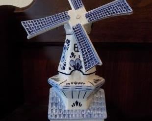 DELFT HOLLAND WINDMILL MUSICAL - WORKS GREAT