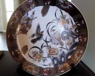 DECORATIVE PLATE