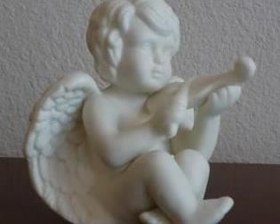 CERAMIC CHERUB FIGURINE