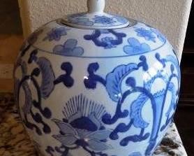BLUE AND WHITE GINGER JAR