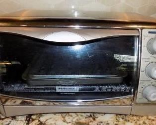 BLACK AND DECKER TOASTER OVEN