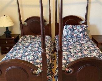 2 FOUR POSTER CANOPY TWIN SIZE BEDS