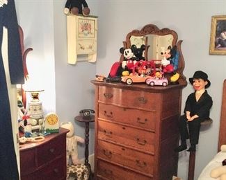 5 Drawer Chest with Mirror 