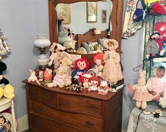 Antique Dresser/Mirror- Dolls - Raggedy Dolls ....