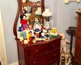 Dresser/Mirror - Vintage Toys 
