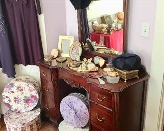 Vanity/Dresser with Mirror - Hat Boxes ...
