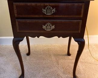 Hickory Furniture "American Masterpiece" collection queen anne side table