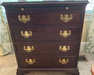 Hickory Furniture "American Masterpiece" collection bachelor's chest