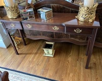 Hickory Furniture "American Masterpiece" collection sofa table with three drawers on Marlboro legs