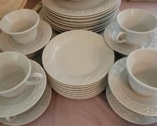 Homer Laughlin 8 place setting