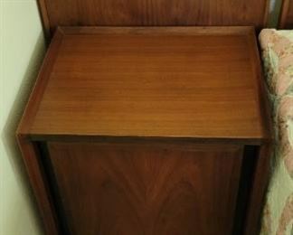 Dillingham Esprit night stand