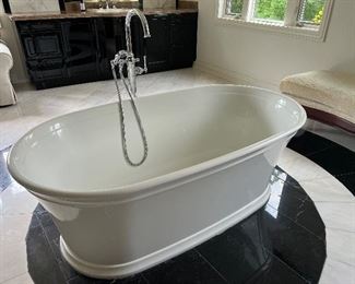 Free standing bathtub.