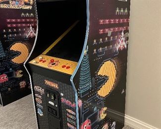 Pac Man Arcade Game