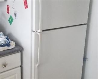 Nice reliable GE refrigerator