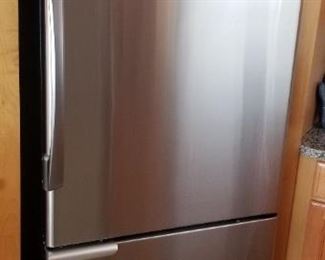 Amana refrigerator model ABB2227ZDES