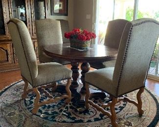 Oak Dining Table w 2 Leaves, S/6 Dining Chairs, Vintage Hutch, 8' Round Area Rug