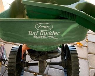 Scott's Turf Builder
