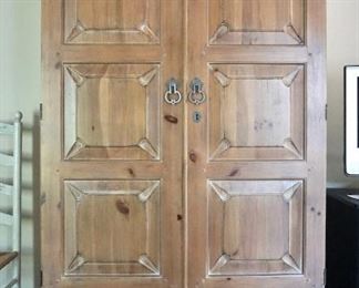 Drexel Heritage Storage Armoire | White Wash Farmhouse Style | Moveable shelves & dividers for clothes or for a television