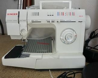 Singer Sewing Machine 5830C - 120V 1.0A 60 Hz