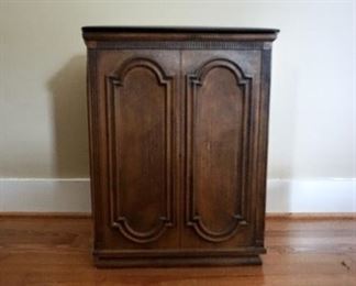 Vintage Hamper with hinged lid