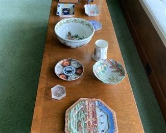 Tomlinson mid-century coffee table, china pieces