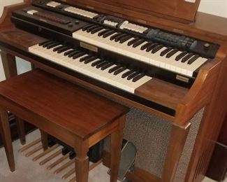 Baldwin organ w/ bench