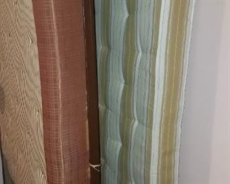 Trundle bed w/ mattress and cushions