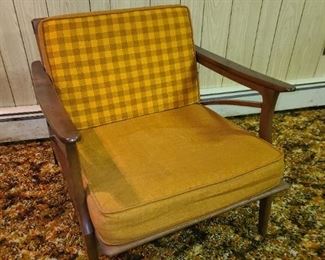 Vintage Beautiful Mid-Century Modern Furniture Set (1 Couch, 2 Chairs, 1 Coffee Table, 2 End Tables)