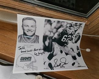 Signed Scott Davis NY Giants Photograph