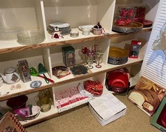 Holiday dishes; chargers and decor