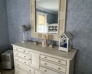 Dresser & mirror