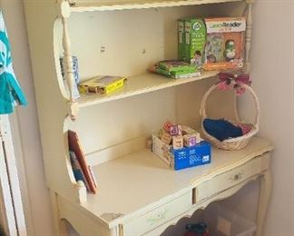 Broyhill desk w/shelving unit