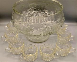 Vintage punch bowl w/8 cups