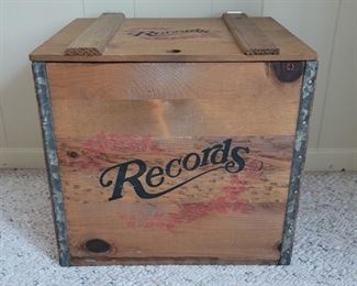 Retro Style Wooden Hinged Box for LP Vinyl Albums