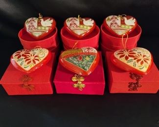 (6)Individually Boxed Glass Heart-Shaped Ornaments