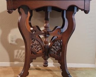 Vintage Victorian Parlor Table with 2 Drop Leaves