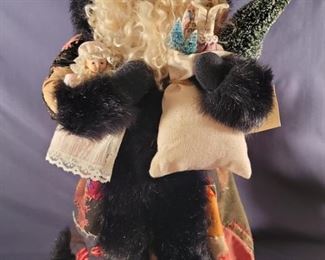 Country 21in Santa Dressed in a Fur Trimmed Quilt!